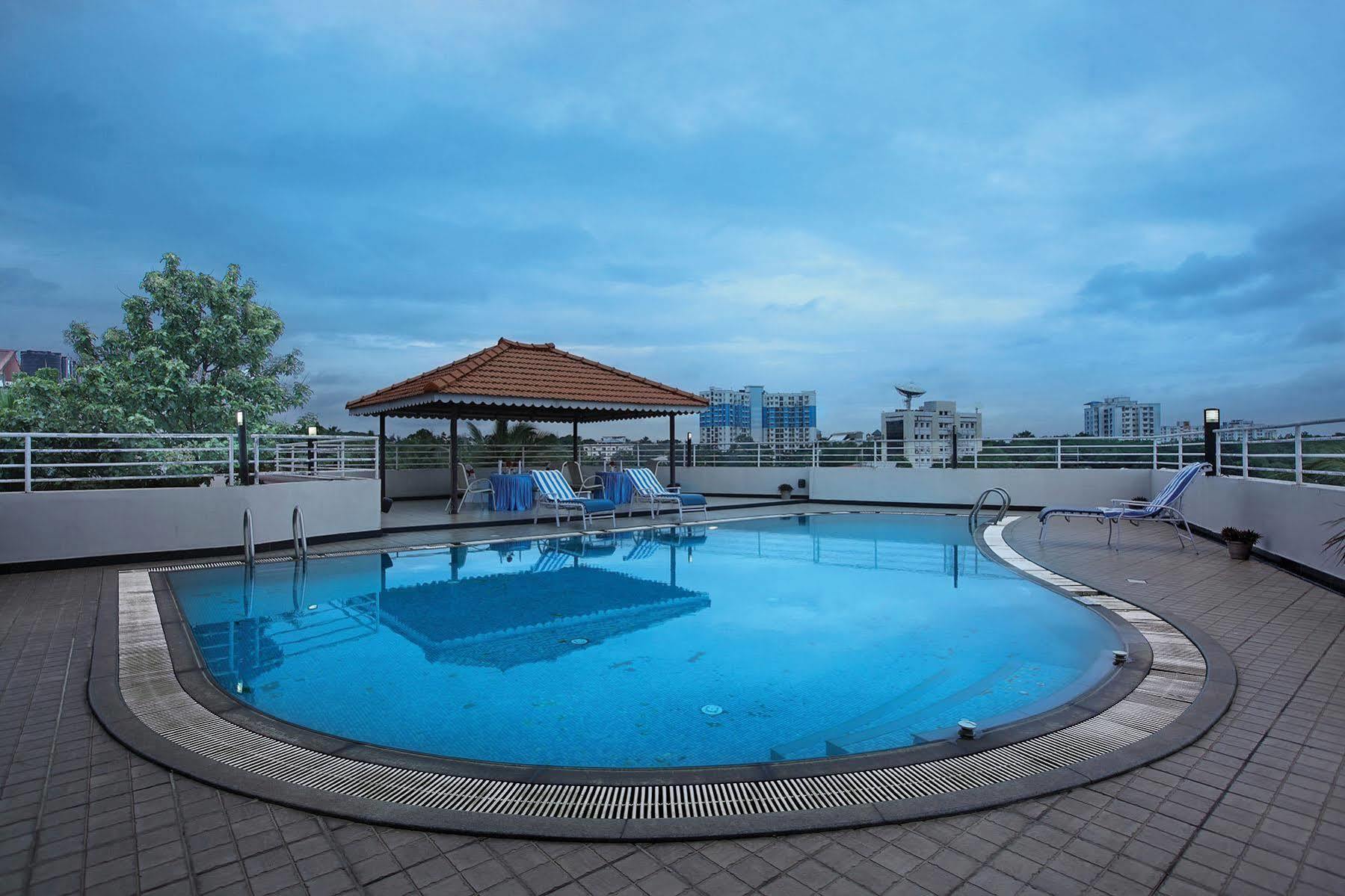 Hotel Park Residencia Kochi Exterior foto